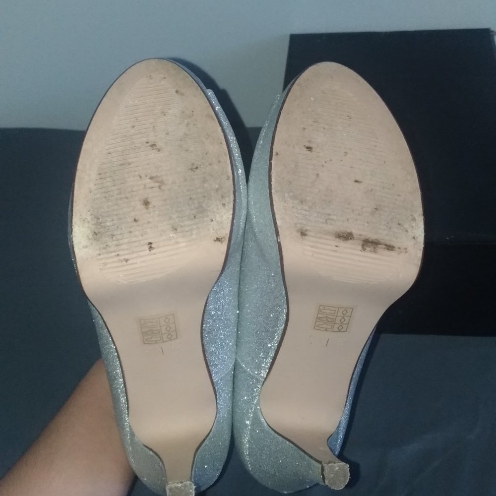Sparkly Open-Toe Heels - Picture 5 of 6
